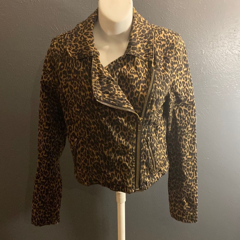 Silence + Noise leopard print cropped Moto Jacket Ladies Med. Urban outfitters